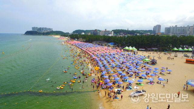 속초 해수욕장 전경[강원도민일보 자료사진]