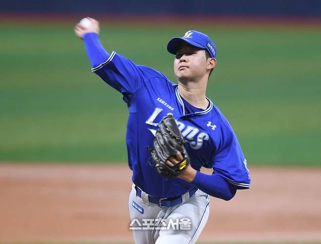 삼성 선발투수 황동재가 29일 고척 스카이돔에서 열린 2024 KBO리그 키움과 경기에서 역투하고 있다. 고척 | 최승섭 기자 thunder@sportsseoul.com