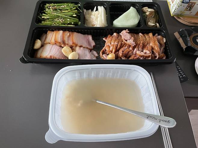 오리,바베큐,누룽지탕