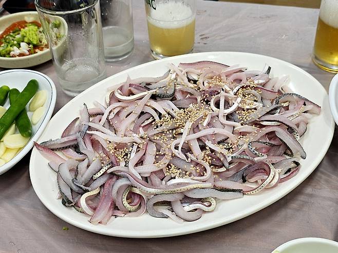 <광양외노자> 어제 가을전어&회무침 먹고 왔습니다 ㄷㄷㄷ.jpg