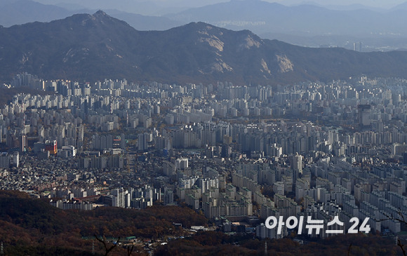 서울 북한산에서 바라본 서울 아파트 전경. [사진=아이뉴스24DB]