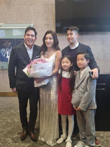 정용진 신세계그룹 회장 가족 모습. [사진 출처 = 연합뉴스]