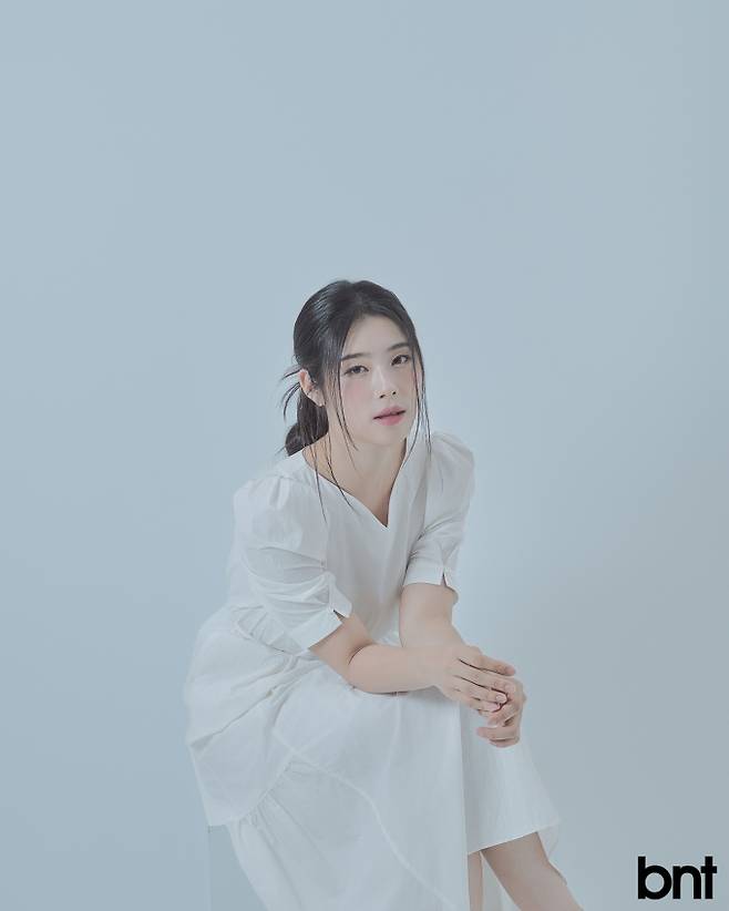 의상은 모두 드리마쥬 제품.