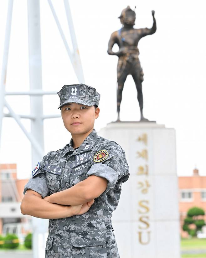 해군 최초의 여군 심해잠수사가 된 문희우 중위. 해군 제공