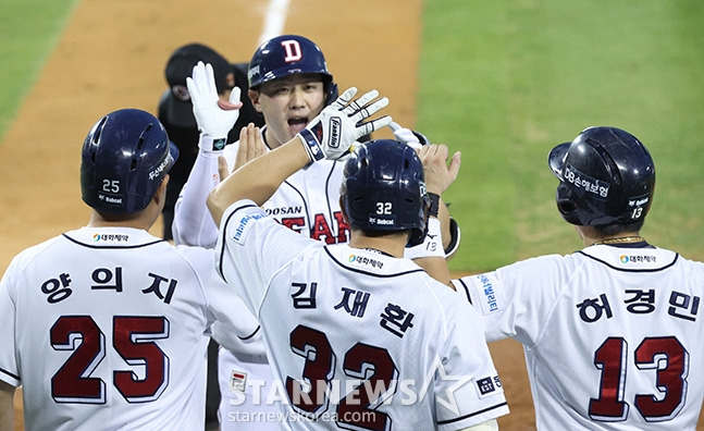 [포토] 양석환 '웅담포 맞이하는 곰스'