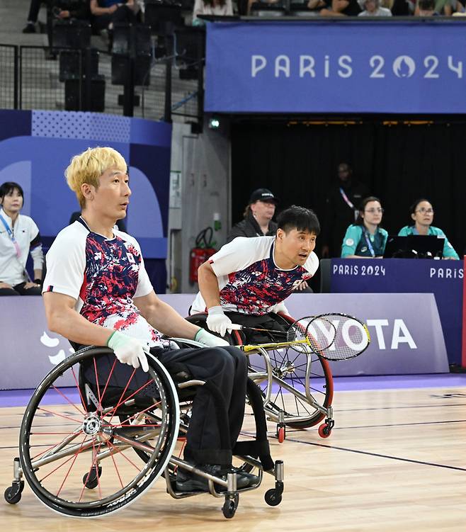 2024 파리 패럴림픽 배드민턴 대표팀 최정만(왼쪽)과 김정준. 사진 | 대한장애인체육회