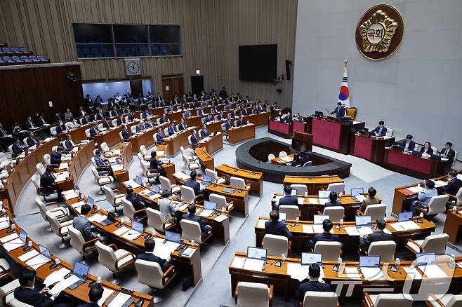 박정 국회 예산결산특별위원회 위원장이 2일 오전 서울 여의도 국회에서 열린 제418회국회(정기회) 제1차 예결위 전체회의에서 의사봉을 두드리고 있다. 2024.9.2/뉴스1 ⓒ News1 안은나 기자