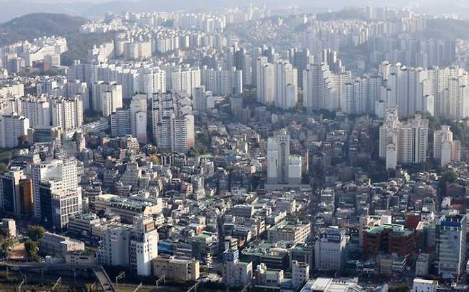 한국토지주택공사(LH)가 비아파트 신축매입임대 목표 물량 확보에 자신감을 드러내고 있는 가운데, 합리적인 매입가격 산정방식 수립과 정부의 지원단가 현실화가 과제로 꼽힌다.ⓒ뉴시스