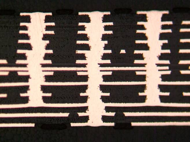 인터플렉스 고다층 기판 기술