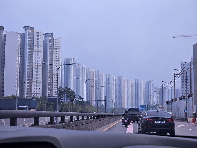 aa506a7c28baf4073842bf391faf23a1.jpg 파주에 실존한다는 진격거 벽 ㄷㄷㄷ.jpg