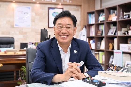 전진선 양평군수는 지난달 22일 중앙일보와의 인터뷰에서 “양평군은 수도권 대표 관광지로 관광 산업을 100년 미래 먹거리로 삼아 ‘양평 is 관광’ 이라는 슬로건으로 관광정책에 집중하고 있다”고 말했다. 사진 양평군