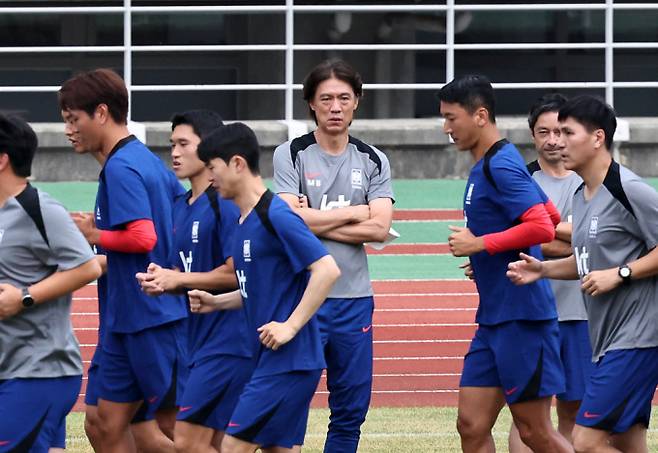 3일 대한축구협회에 따르면 '홍명보호'는 이날 해외파를 포함한 26인 완전체로 팀미팅을 진행한다. 사진은 지난 2일 소집 1일차 훈련 중인 대표팀의 모습. /사진=뉴시스