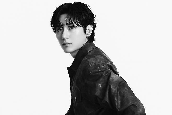이지훈.