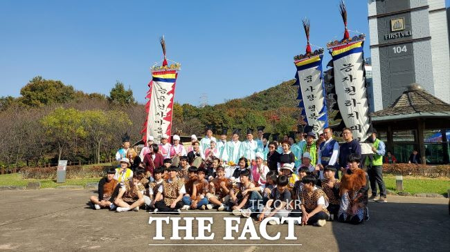 지난해 능곡선사마을축제에서 활약한 청소년과 마을주민들./시흥시