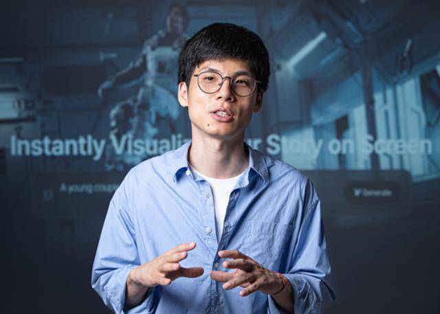 홍두선 시나몬 대표가 서울 세종대로 한국일보사에서 인터뷰를 하며 영화를 만들어주는 AI '시네브이'에 대해 설명하고 있다. 임은재 인턴기자