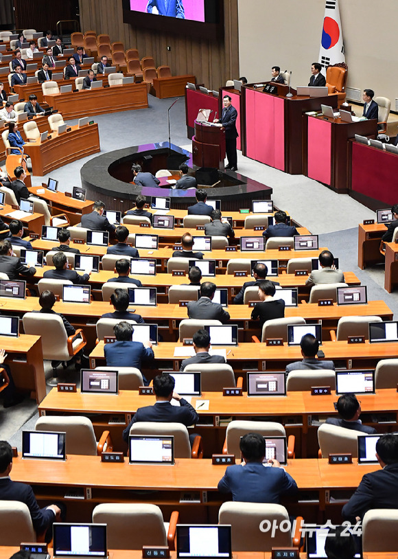 박찬대 더불어민주당 원내대표가 4일 오전 서울 여의도 국회에서 열린 본회의에서 교섭단체 대표연설을 하고 있다. [사진=곽영래 기자]