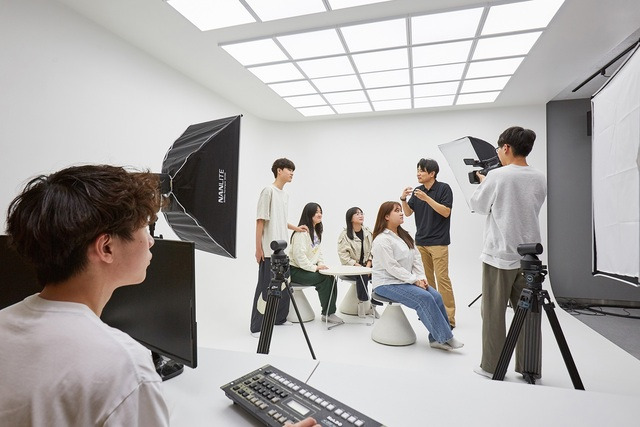 영진전문대학교 학생들이 전공 관련 실습을 하는 모습. 영진전문대 제공