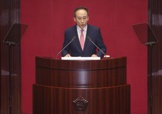 추경호 국민의힘 원내대표가 5일 국회 본회의에서 교섭단체 대표연설을 하고 있다.<연합뉴스 사진>