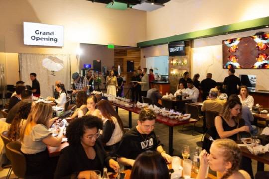 BBQ의 첫 해외 플래그십 매장인 코스타리카 수도 산호세 BBQ 에스카주몰점. 제너시스BBQ 제공