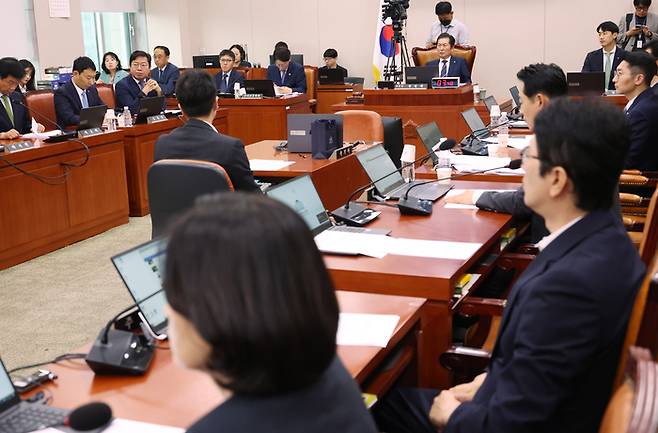 5일 오전 국회 법제사법위원회 전체회의가 열리고 있다. 연합뉴스