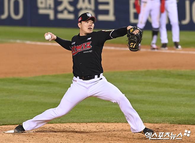 KT 투수 이상동은 5일 사직구장에서 열린 '2024 신한 SOL Bank KBO 리그' 롯데와 팀 간 15차전 맞대결에서 8회말 구원 등판했다. 2이닝 무실점, 최고 147㎞의 빠른 공을 던지며 눈길을 끌었다. 엑스포츠뉴스 DB