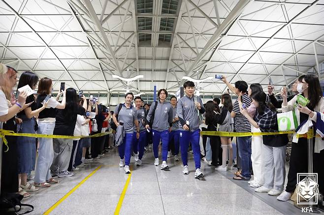 홍명보(가운데) 감독. /사진=대한축구협회(KFA) 제공