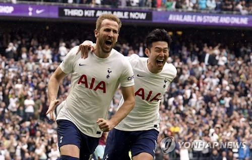 영국 공영방송 BBC에 따르면 잉글랜드 축구대표팀 주장 해리 케인(바이에른 뮌헨)은 우승에 대한 열망을 드러냈다. 우승과 인연이 없는 선수로 유명한 케인은 지난 7월 유로 2024 결승전에서 스페인에 1-2로 패해 눈앞에서 생애 첫 메이저 대회 트로피를 들어올릴 기회를 놓쳤다. 연합뉴스