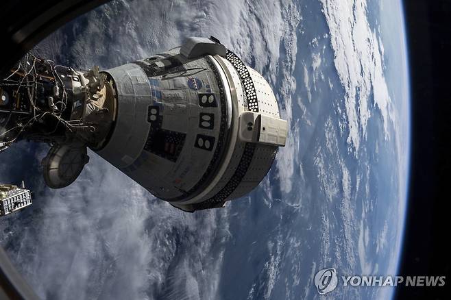 국제우주정거장(ISS)에 도킹된 보잉 스타라이너 [NASA/AP 연합뉴스 자료사진. 재판매 및 DB 금지]