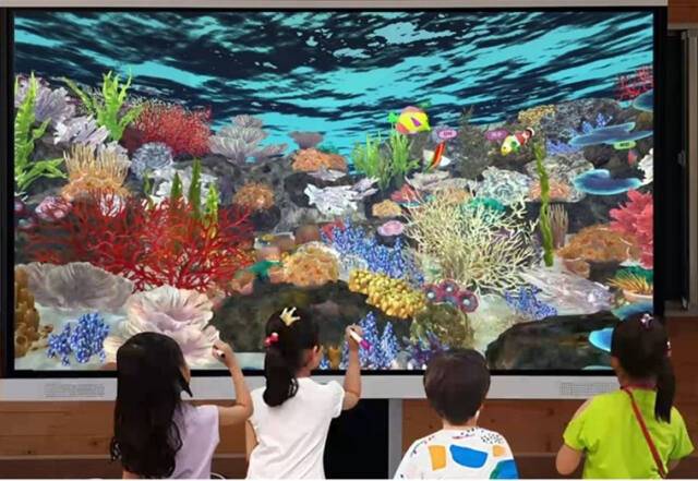 미니 스마트팜과 함께 해양 환경 교육을 담당하는 해양 디지털 콘텐츠. 김동민기자