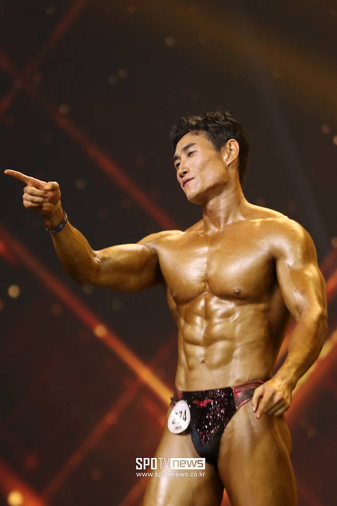 ▲ 스포츠 모델 부문 178cm 이상 1위 권용욱.