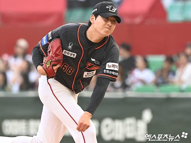 한화 투수 조동욱(사진)은 8일 잠실구장에서 열릴 '2024 신한 SOL Bank KBO 리그' LG와 팀 간 15차전 맞대결에서 선발 등판한다. 조동욱은 어깨 피로가 쌓인 문동주를 대신해 대체 선발로서 마운드에 오른다. 엑스포츠뉴스 DB