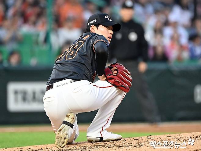 한화 투수 조동욱(사진)은 8일 잠실구장에서 열릴 '2024 신한 SOL Bank KBO 리그' LG와 팀 간 15차전 맞대결에서 선발 등판한다. 조동욱은 어깨 피로가 쌓인 문동주를 대신해 대체 선발로서 마운드에 오른다. 엑스포츠뉴스 DB