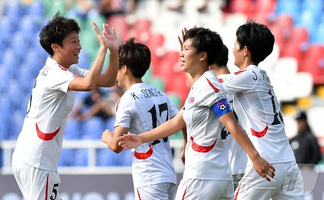 조별리그 3전 전승을 이어간 북한 20세 이하(U20) 여자 축구 대표팀. ⓒ AFP=뉴스1