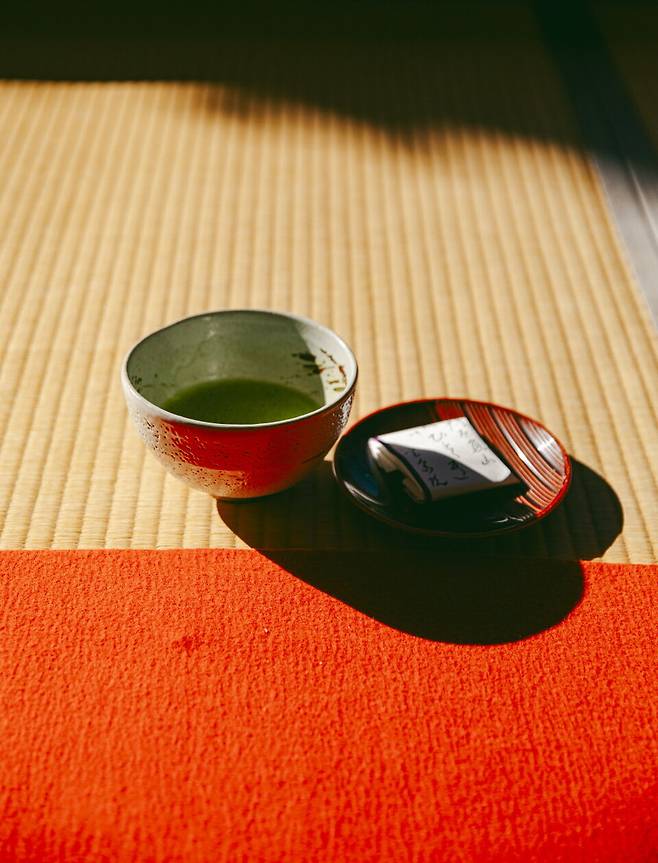 입장료에 포함된 말차와 과자