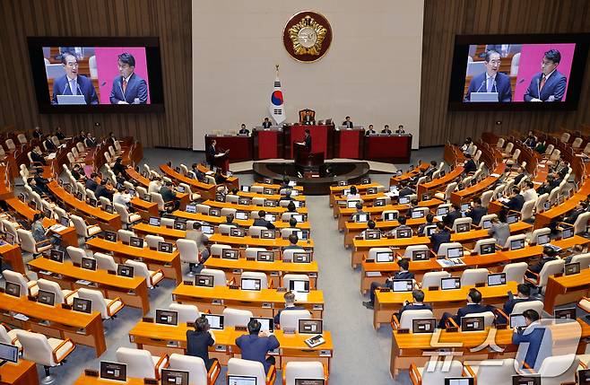 한덕수 국무총리가 10일 오후 서울 여의도 국회 본회의장에서 윤상현 국민의힘 의원의 외교·통일·안보 분야 대정부질문에 답하고 있다. 2024.9.10/뉴스1 ⓒ News1 안은나 기자