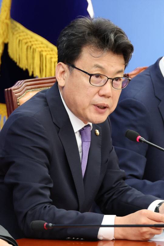 진성준 더불어민주당 정책위의장. [연합뉴스 제공]