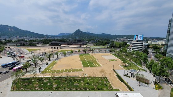 12일 정식 개장하는 서울 광화문 앞 '의정부지 역사유적광장' 모습. 사진 서울시