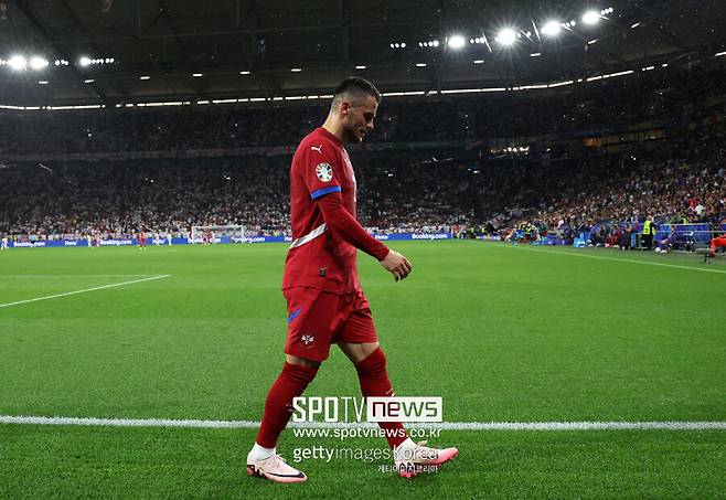 ▲ 튀르키예 페네르바체는 10일(한국시간) 구단 공식 홈페이지를 통해 필립 코스티치 1년 임대 영입을 발표했다. 코스티치는 유벤투스를 떠나 이번 시즌이 끝날 때까지 페네르바체 유니폼을 입을 예정이다.