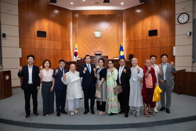 지난달 19일 미얀마 주한대사와 면담한 군산시의회 [군산시의회 제공]