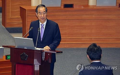 질문에 답하는 한덕수 총리   (서울=연합뉴스) 한종찬 기자 = 한덕수 국무총리가 10일 저녁 국회에서 열린 본회의 외교·통일·안보 분야 대정부질문에서 윤상현 의원의 질의에 답하고 있다. 2024.9.10
    saba@yna.co.kr
(끝)