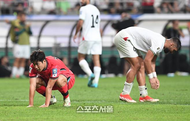 대한민국 축구대표팀 이강인이 5일 서울월드컵경기장에서 열린 2026 북중미 월드컵 아시아지역 3차 예선 팔레스타인과 경기에서 골문을 벗어난 슛에 아쉬워하고 있다. 2024. 9. 5.  상암 | 박진업 기자 upandup@sportsseoul.com