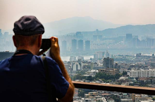 ▲8일 남산에서 바라본 서울 서초구 일대 아파트. ⓒ연합뉴스
