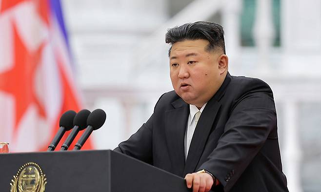 북한 김정은 국무위원장이 국경절인 9·9절 맞아 당과 정부의 지도간부들을 축하하고 금후 국가사업 방향과 관련한 중요연설을 했다고 조선중앙통신이 10일 보도했다. 평양=조선중앙통신·연합뉴스