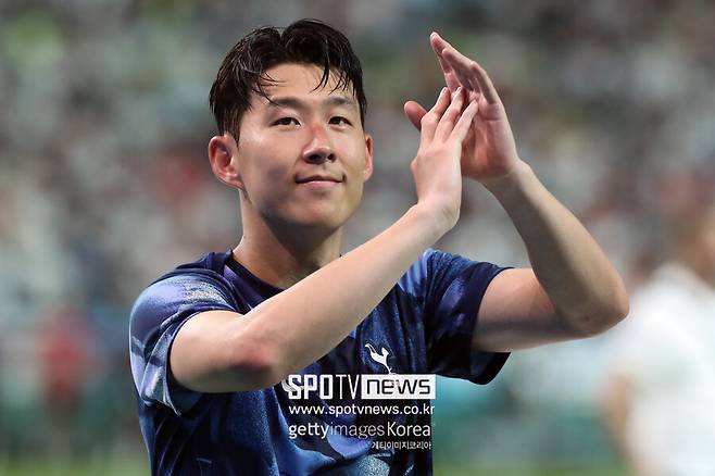 ▲ 토트넘은 30세 이상 선수와 장기 계약은 하지 않는다는 내부 기조를 갖고 있다. 같은 이유로 위고 요리스가 계약을 상호해지하고 팀을 떠난 바 있다. 손흥민과 재계약 대신 계약 연장 옵션을 활성화할 것이라는 전망이 우세했던 이유다. 이에 사우디아라비아 구단들이 손흥민 영입을 원한다는 소식이 계속해서 흘러나오고 있다.