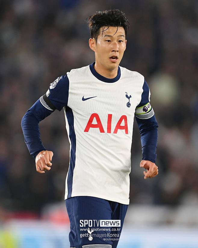 ▲ 토트넘은 30세 이상 선수와 장기 계약은 하지 않는다는 내부 기조를 갖고 있다. 같은 이유로 위고 요리스가 계약을 상호해지하고 팀을 떠난 바 있다. 손흥민과 재계약 대신 계약 연장 옵션을 활성화할 것이라는 전망이 우세했던 이유다. 이에 사우디아라비아 구단들이 손흥민 영입을 원한다는 소식이 계속해서 흘러나오고 있다.