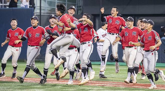 전주고 창단 47년만에 청룡기 고교야구 첫 우승,  2024.7.16  제공|조선일보
