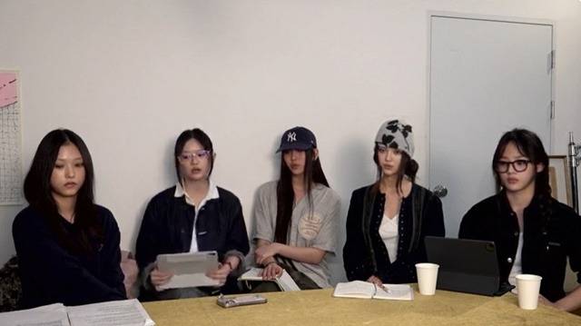 뉴진스 멤버들 라이브 방송 캡쳐. 사진l유튜브 캡처