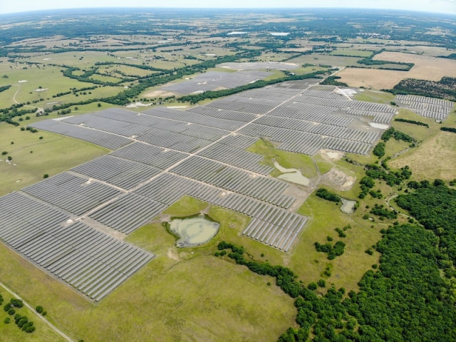 한화큐셀이 2021년 건설한 미국 텍사스주 168MW 태양광 발전소. 한화큐셀 제공