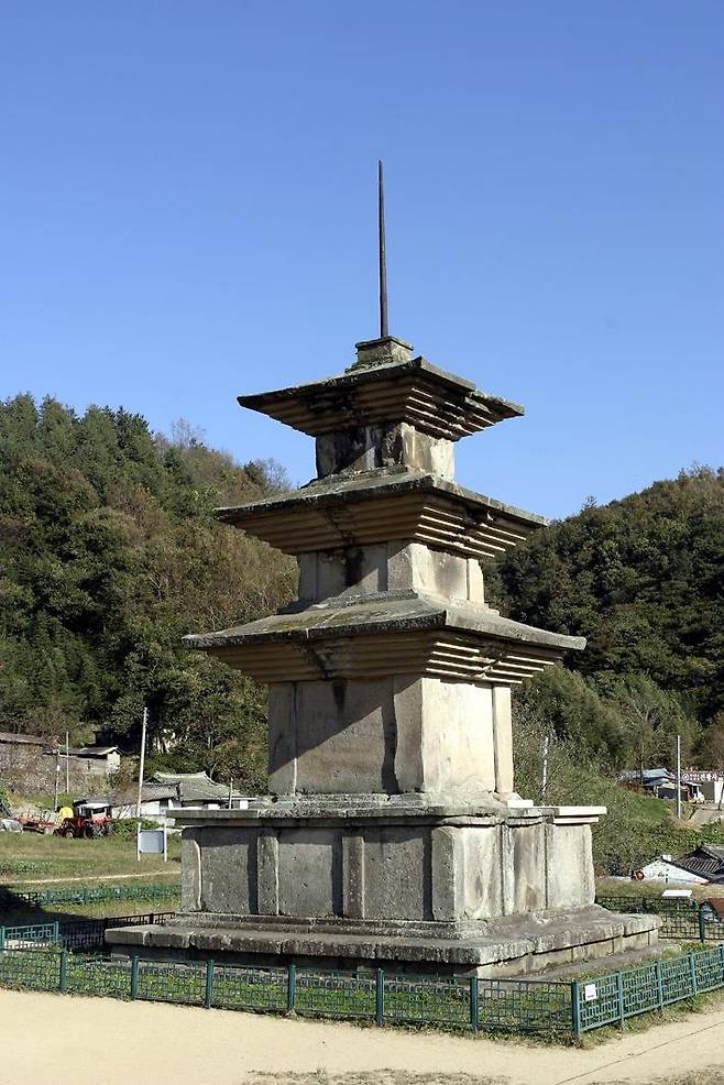 2007년 촬영한 동탑 모습  [국가유산청 국가유산포털 제공. 재판매 및 DB 금지]