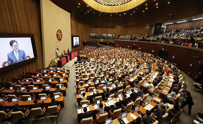 2일 서울 여의도 국회 본회의장에서 열린 제22대 국회 개원식 겸 제418회 국회(정기회) 개회식에서 우원식 국회의장이 개원사를 하고 있다. 연합뉴스